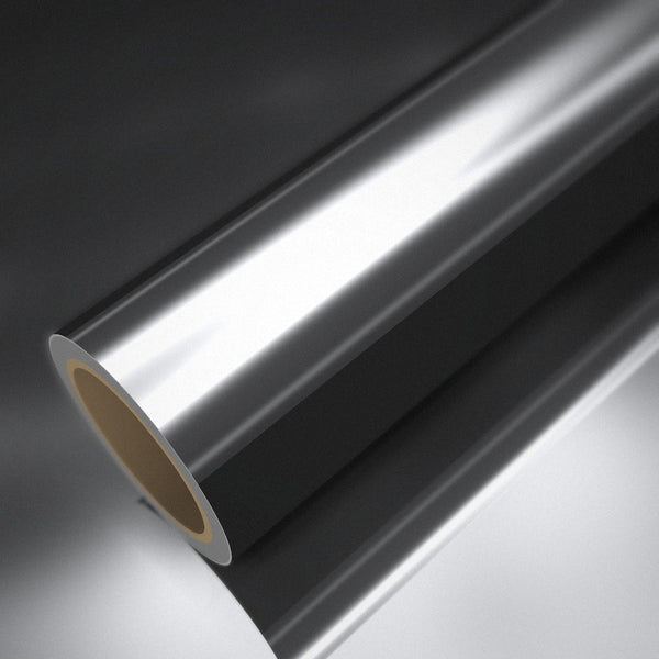 Rolle Folie Chrom Silber auf einem Bogen derselben Folie